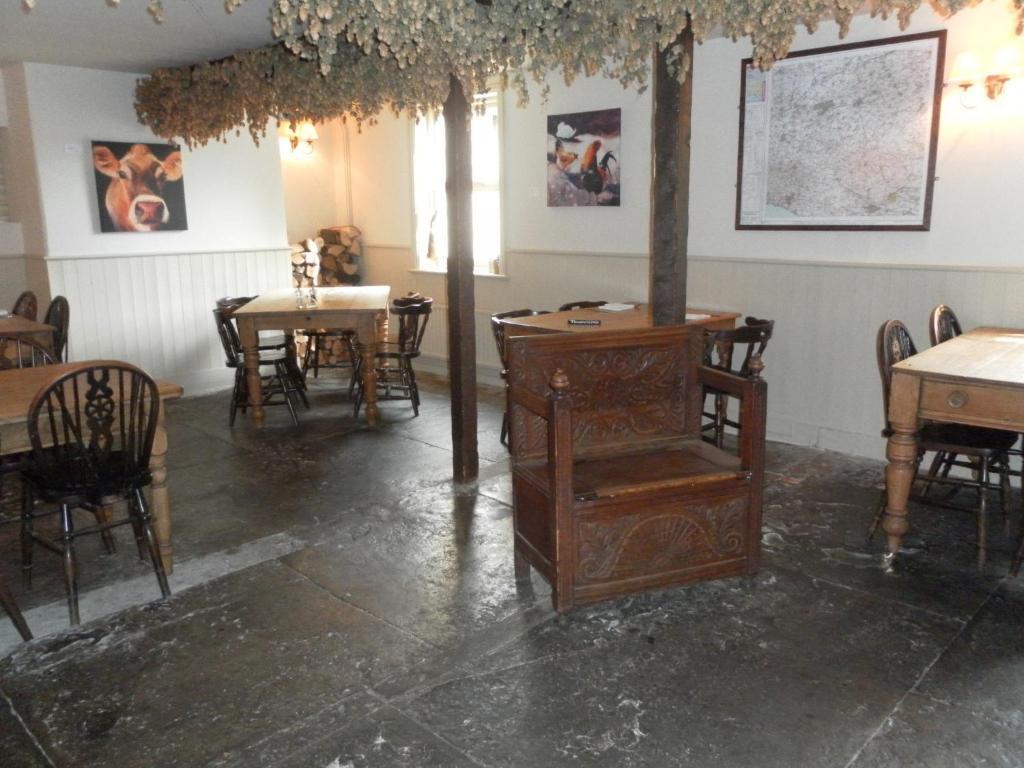 The Chetnole Inn Exterior photo